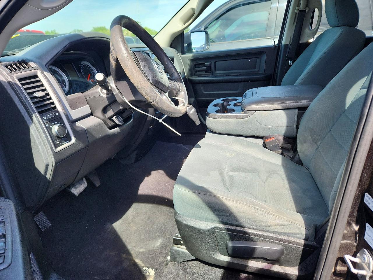 2018 RAM 1500 ST photo 7