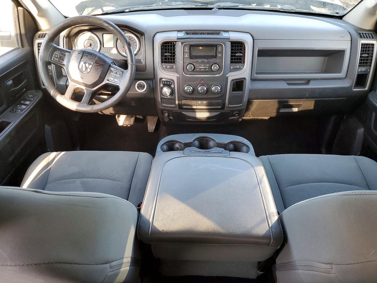 2018 RAM 1500 ST photo 8