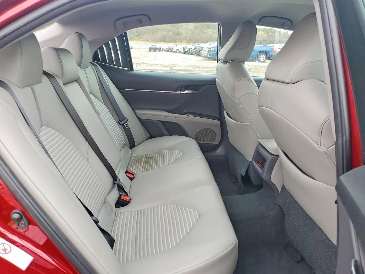 2018 TOYOTA CAMRY SE photo 19
