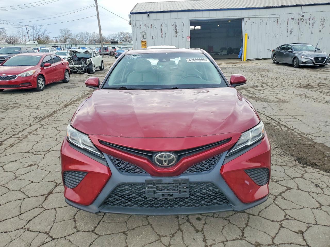 2018 TOYOTA CAMRY SE photo 9