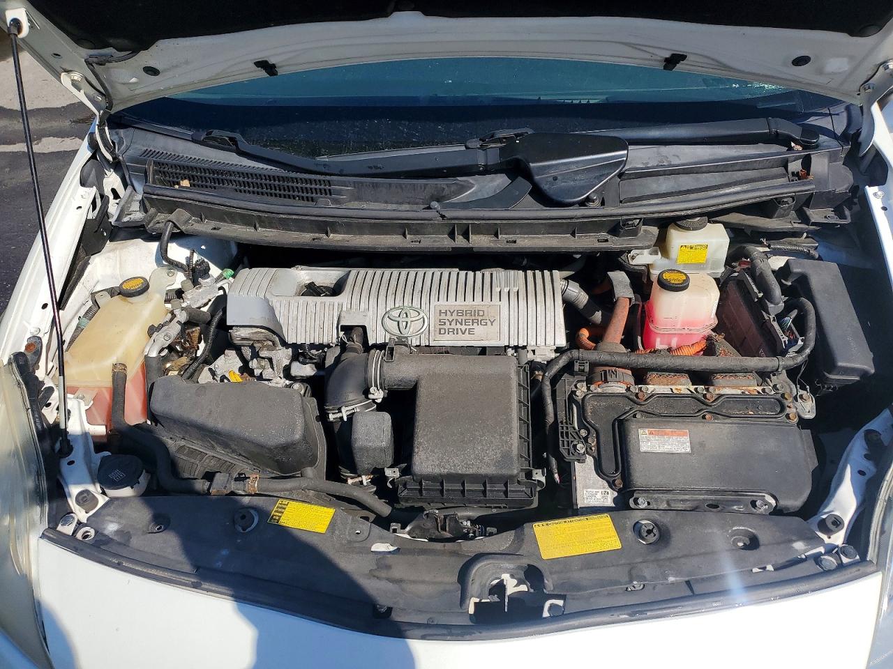 2014 TOYOTA PRIUS FOUR photo 21