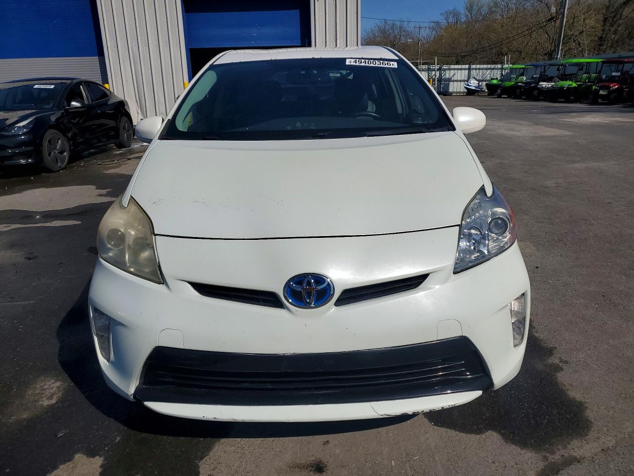 2014 TOYOTA PRIUS FOUR photo 9