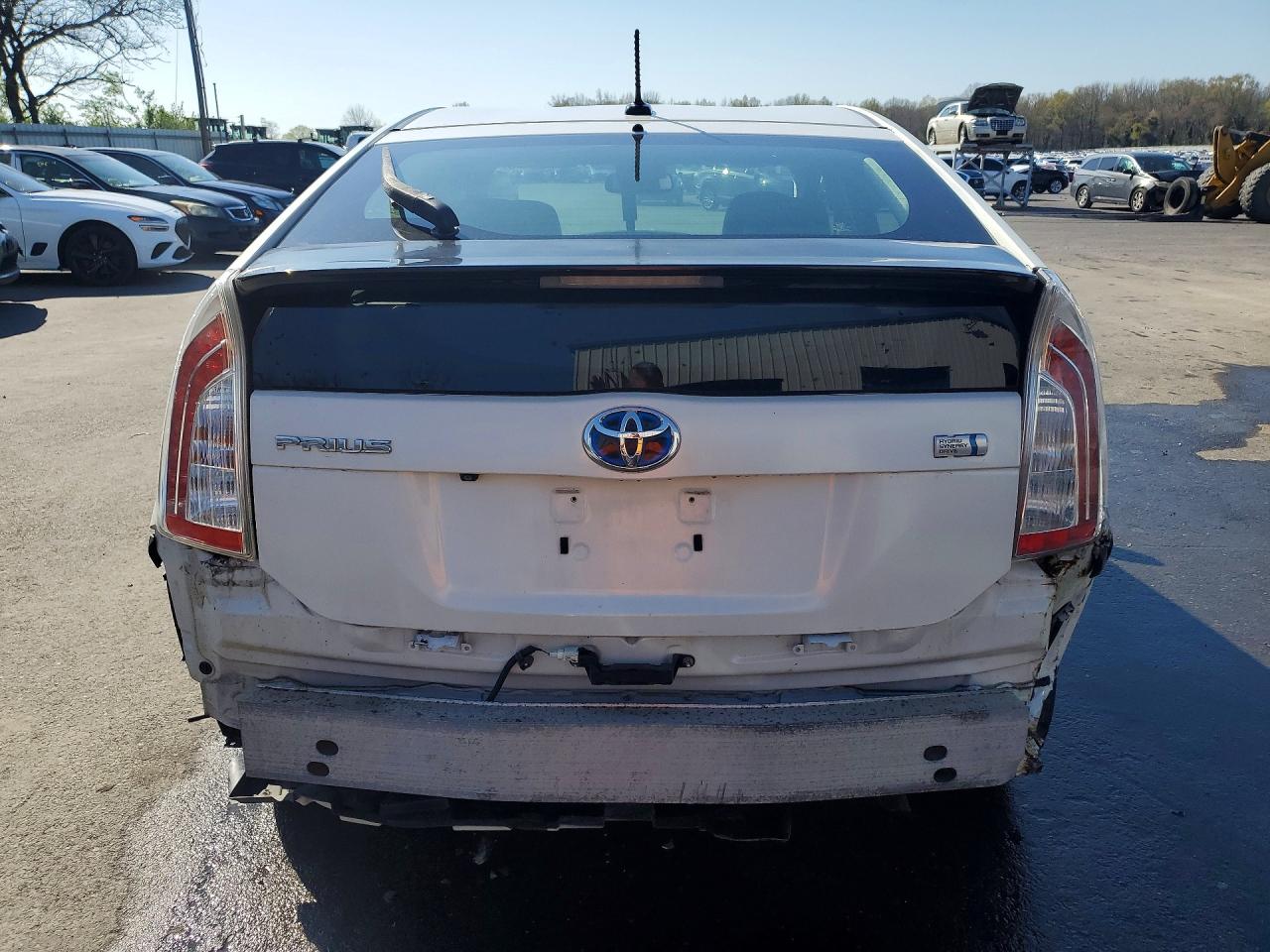 2014 TOYOTA PRIUS FOUR photo 11