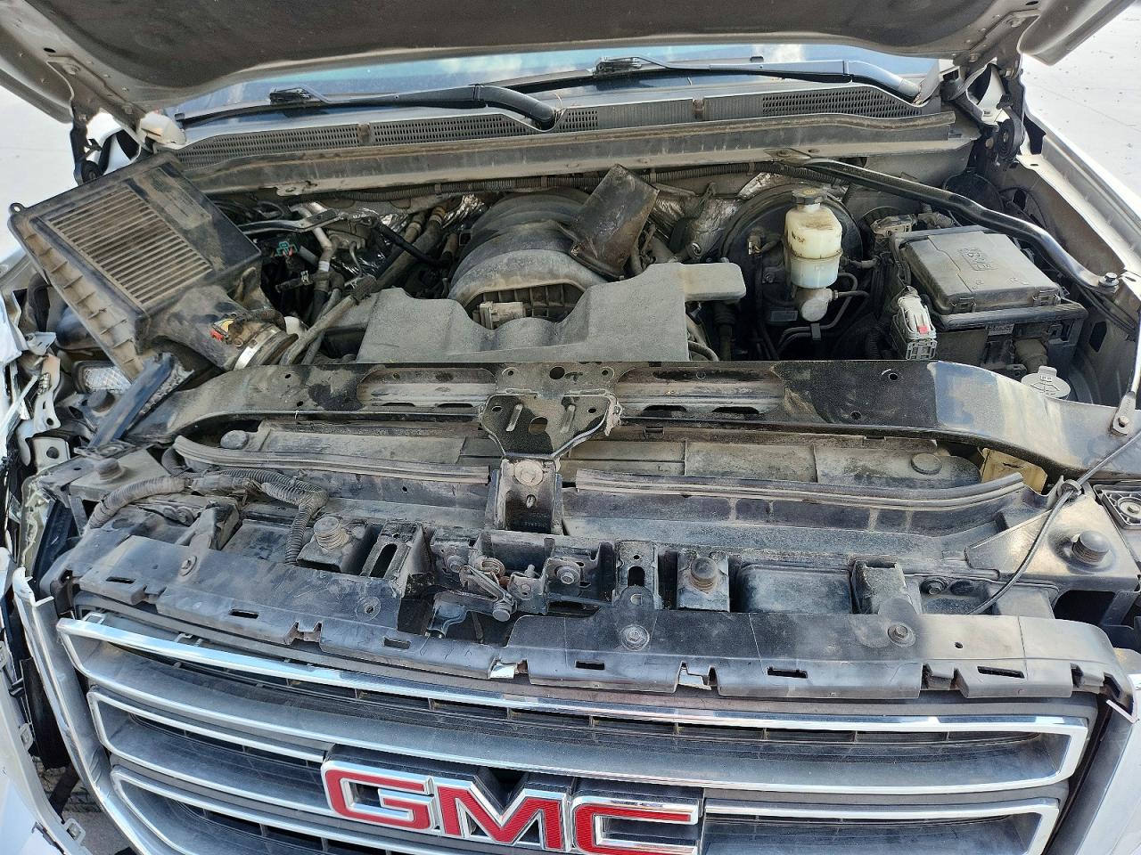 2015 GMC YUKON XL C1500 SLT photo 12