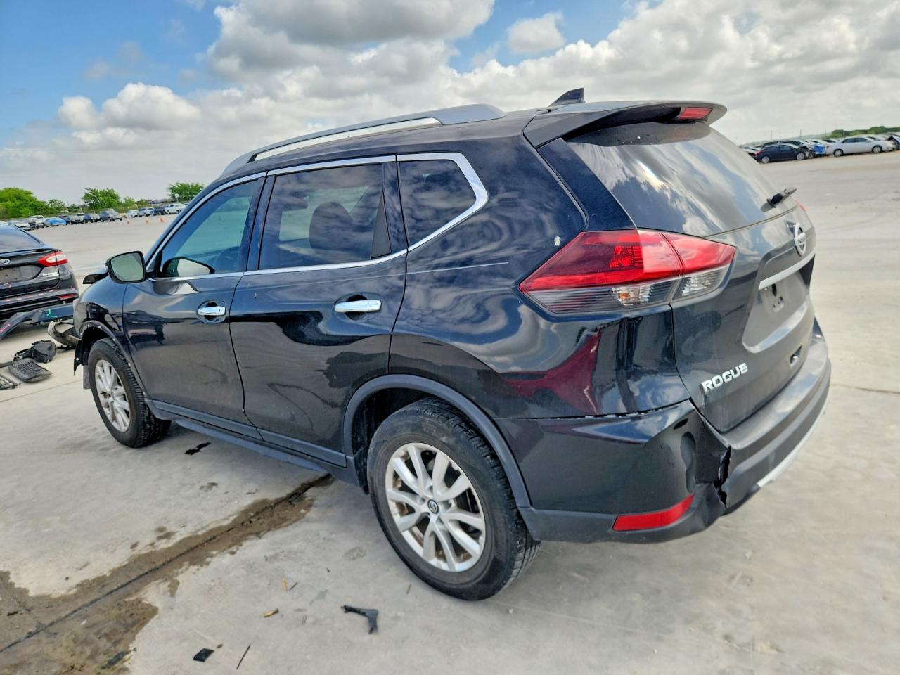 2019 NISSAN ROGUE S photo 4