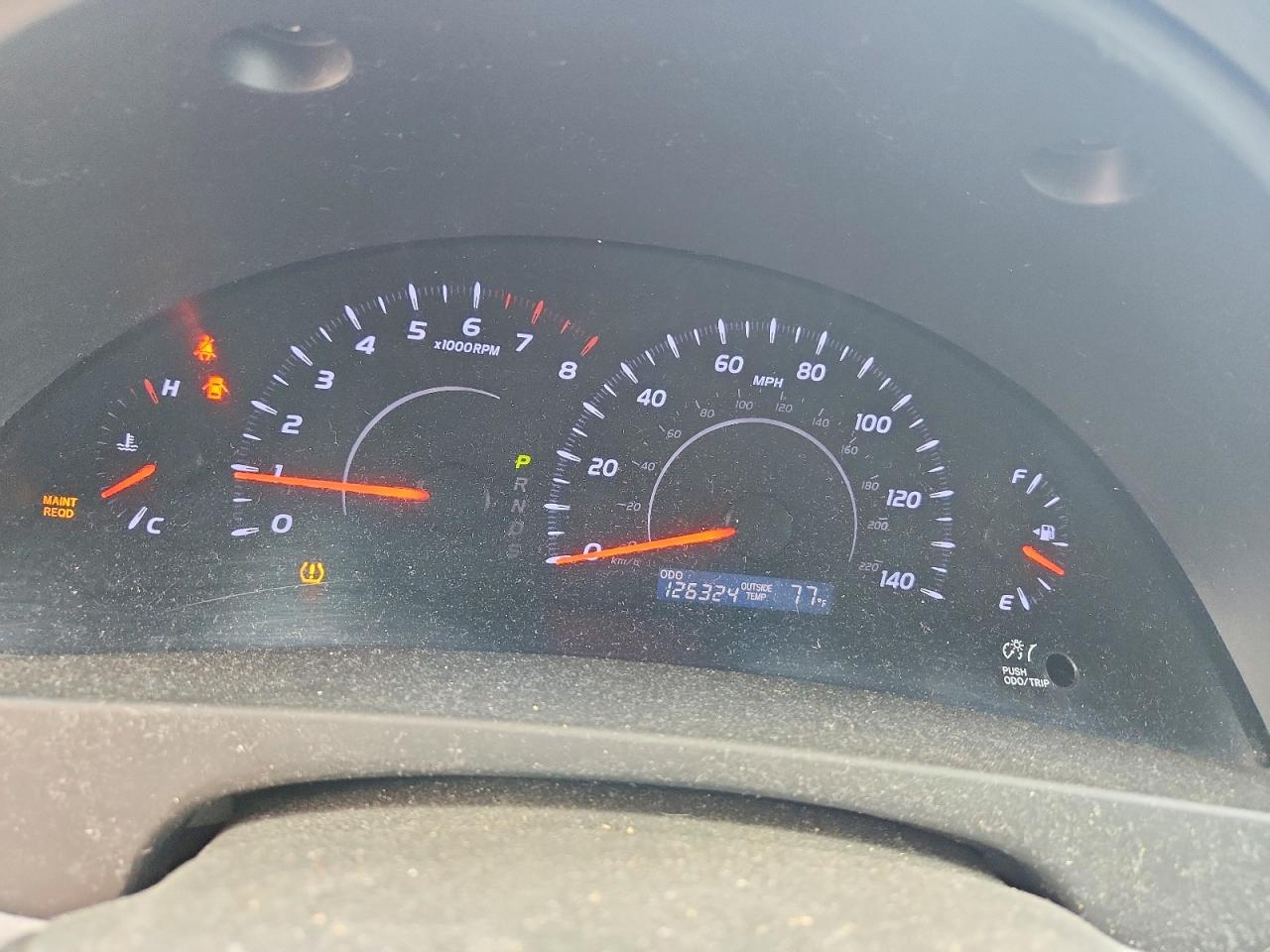 2010 TOYOTA CAMRY LE photo 17