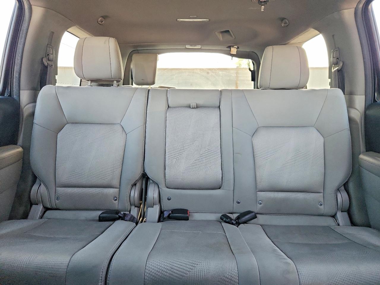 2012 HONDA PILOT LX photo 19