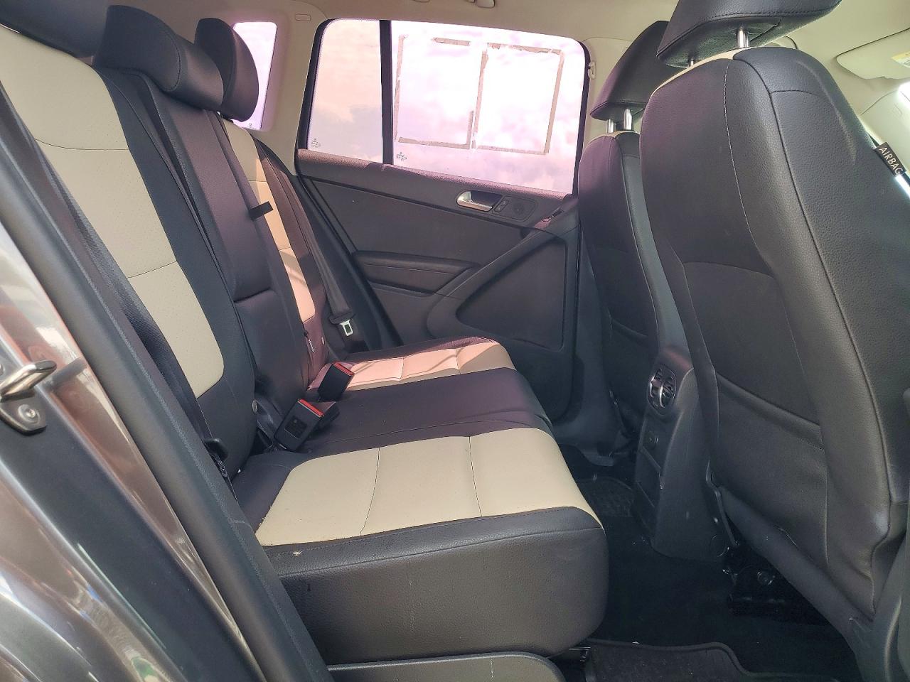 2016 VOLKSWAGEN TIGUAN S photo 21
