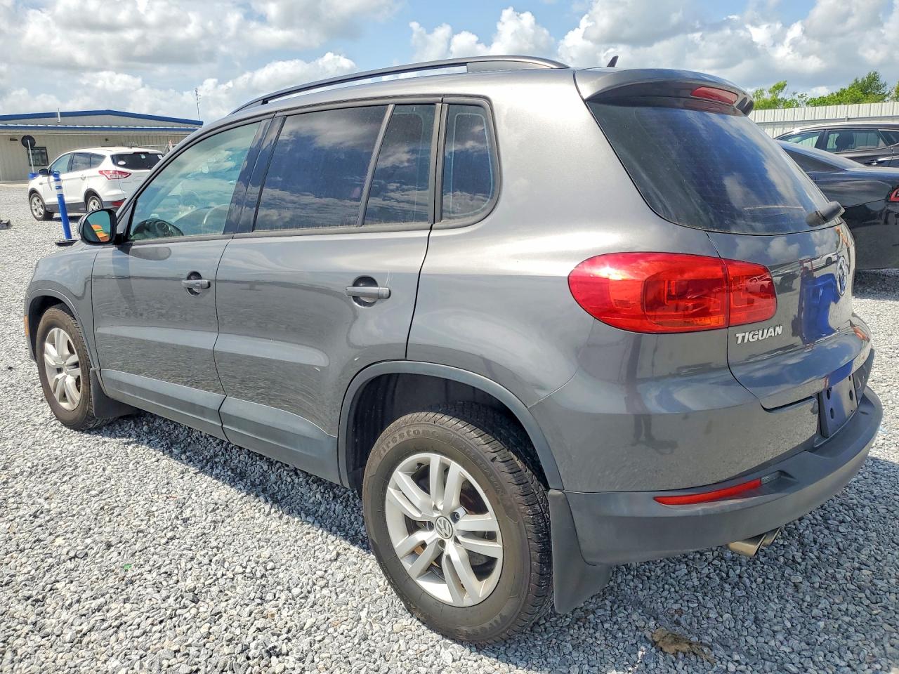 2016 VOLKSWAGEN TIGUAN S photo 3