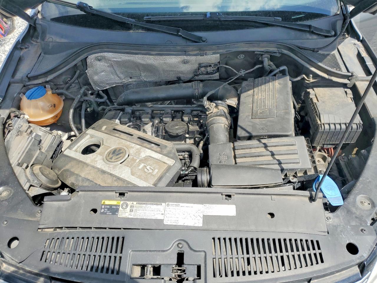 2016 VOLKSWAGEN TIGUAN S photo 23