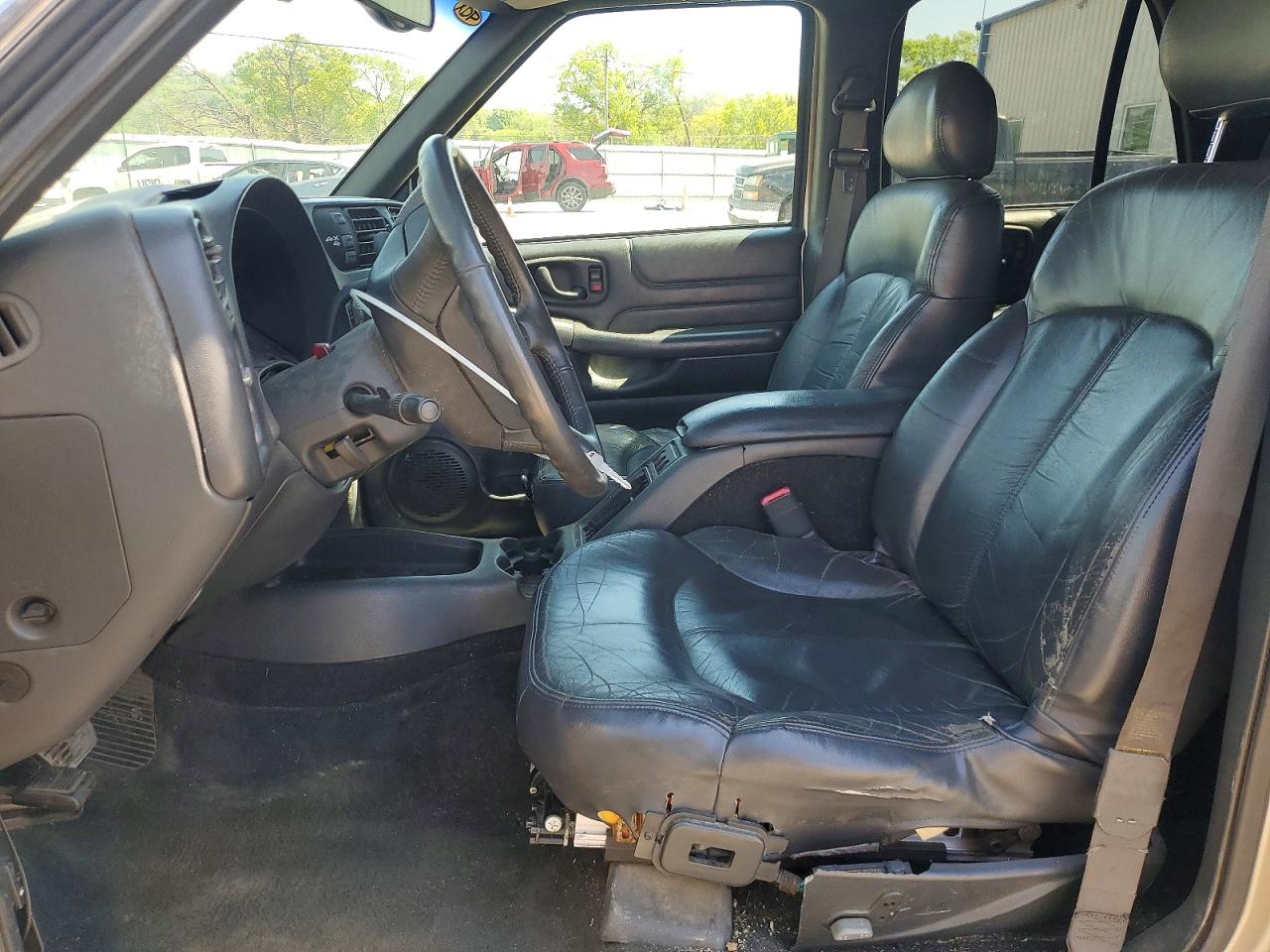 1998 CHEVROLET BLAZER photo 13