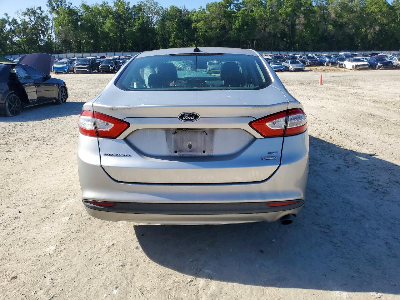 2015 FORD FUSION SE photo 11