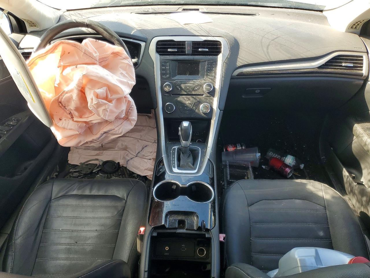 2015 FORD FUSION SE photo 15