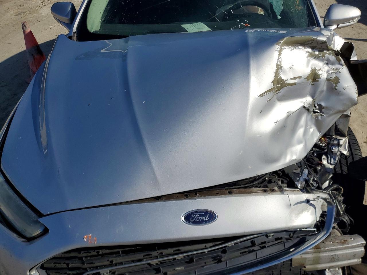 2015 FORD FUSION SE photo 21