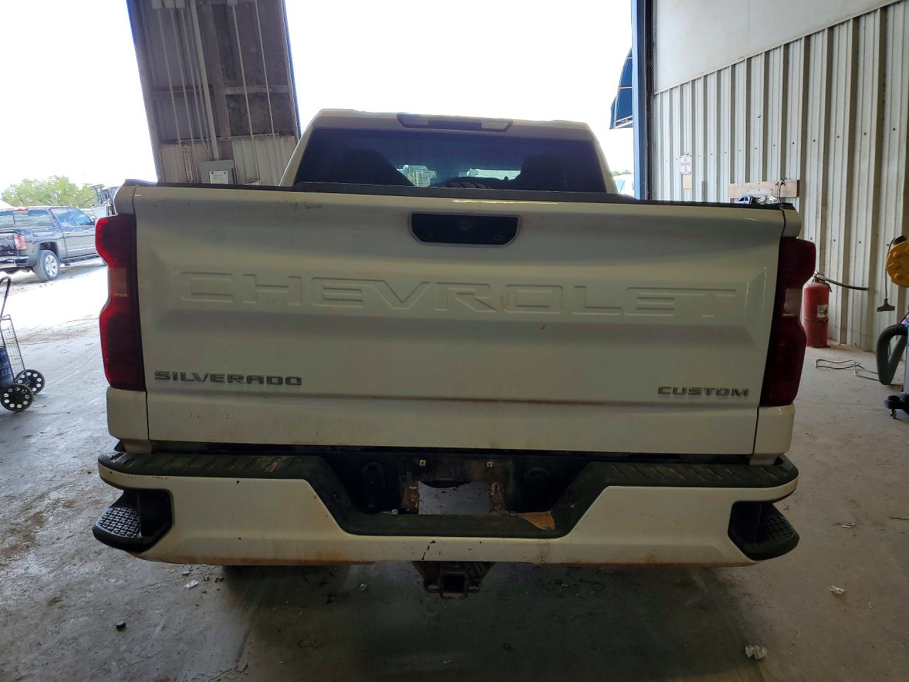 2024 CHEVROLET SILVERADO K1500 CUSTOM photo 11