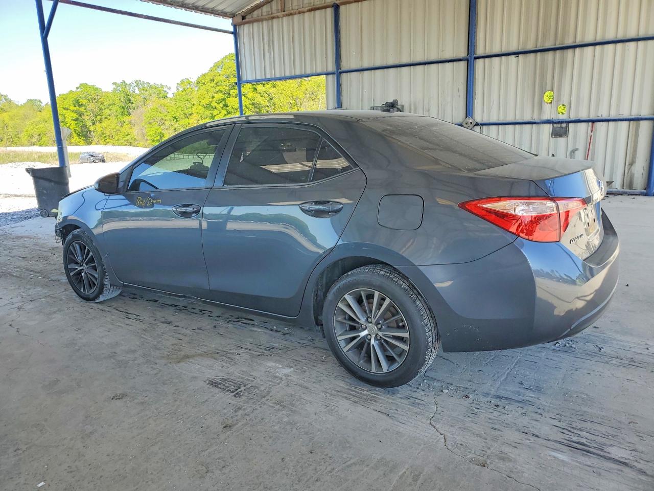 2018 TOYOTA COROLLA LE photo 3