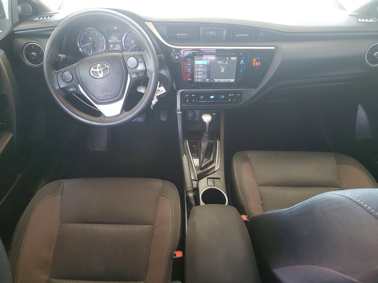2018 TOYOTA COROLLA LE photo 15
