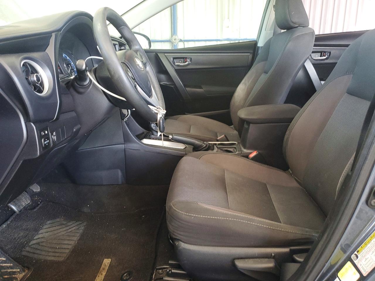 2018 TOYOTA COROLLA LE photo 13