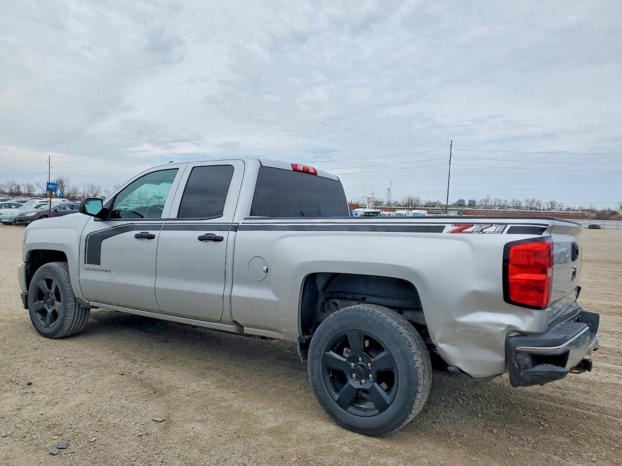 2017 CHEVROLET SILVERADO K1500 CUSTOM photo 4