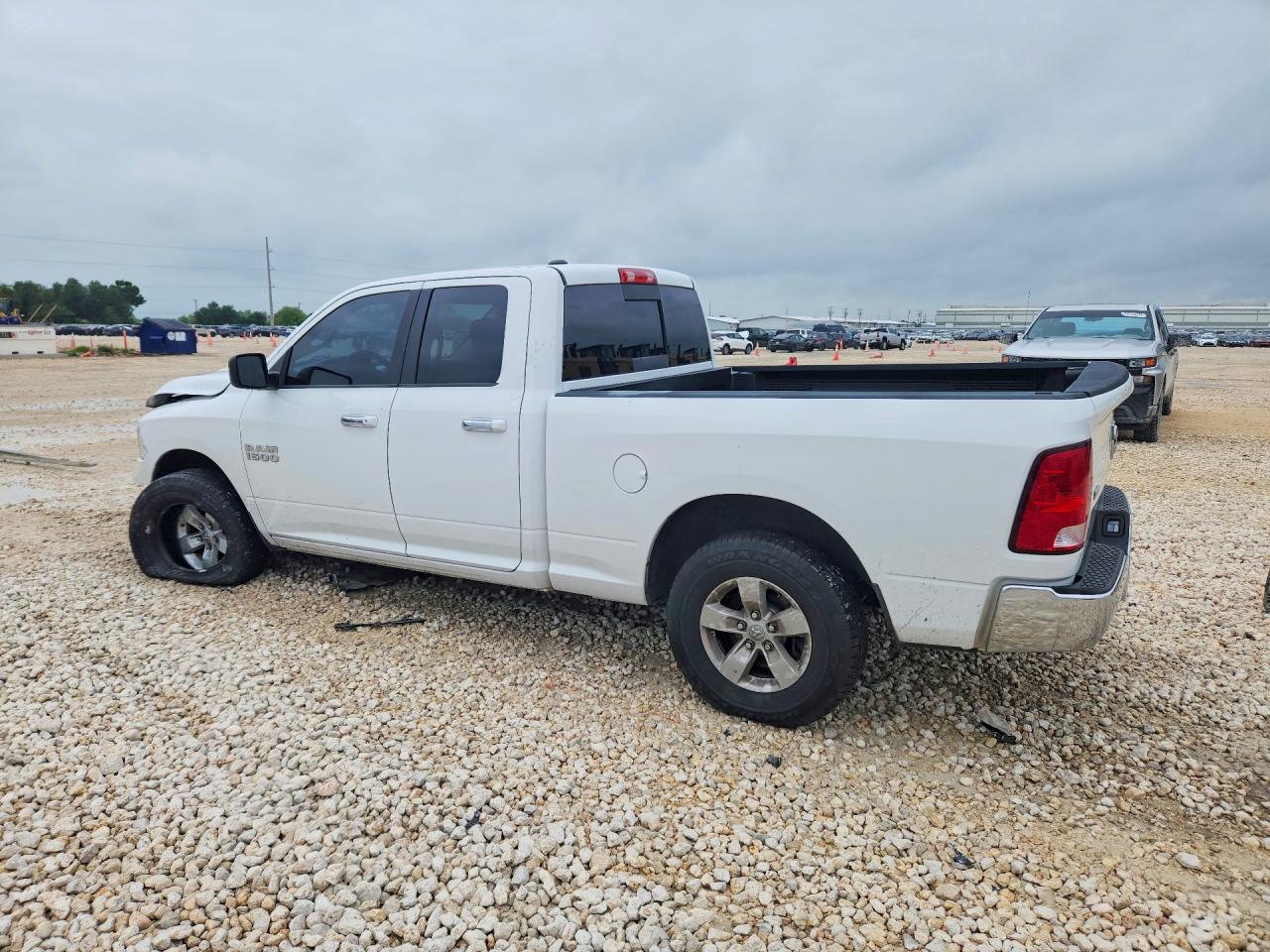 2018 RAM 1500 SLT photo 3