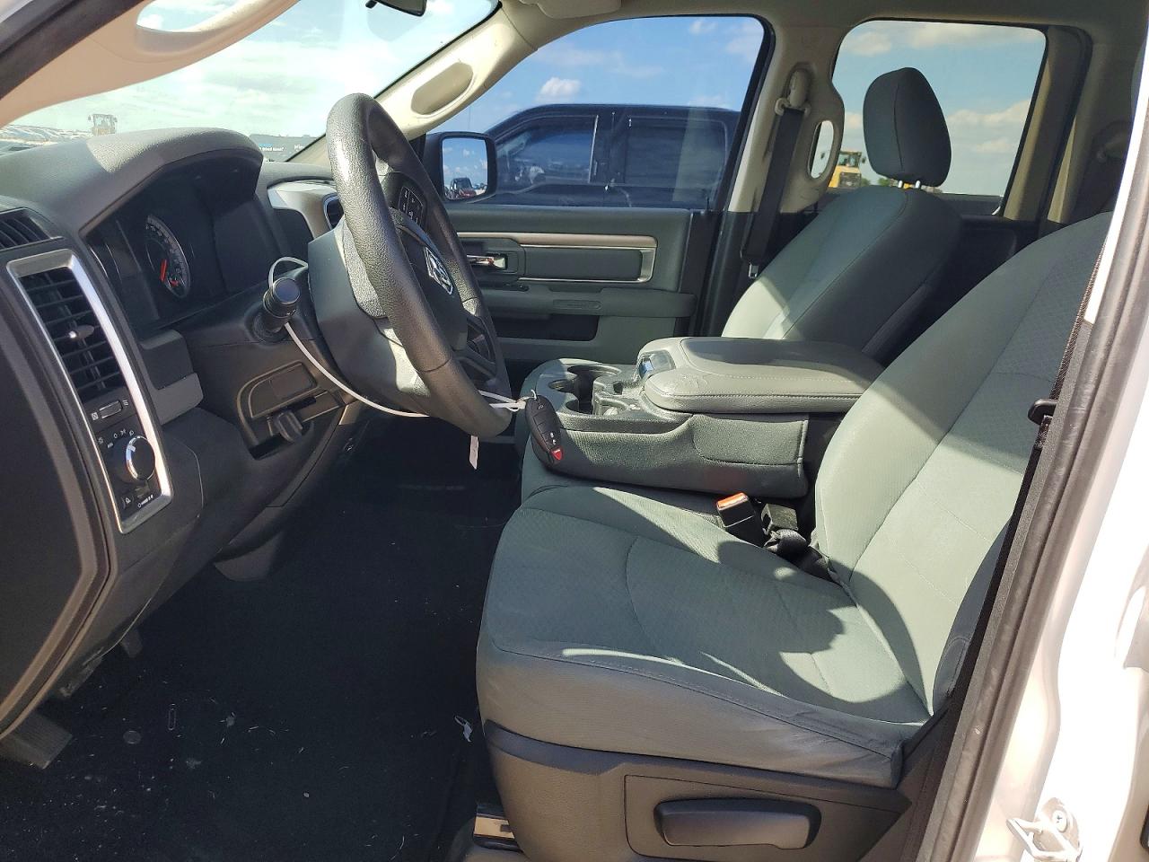 2018 RAM 1500 SLT photo 13