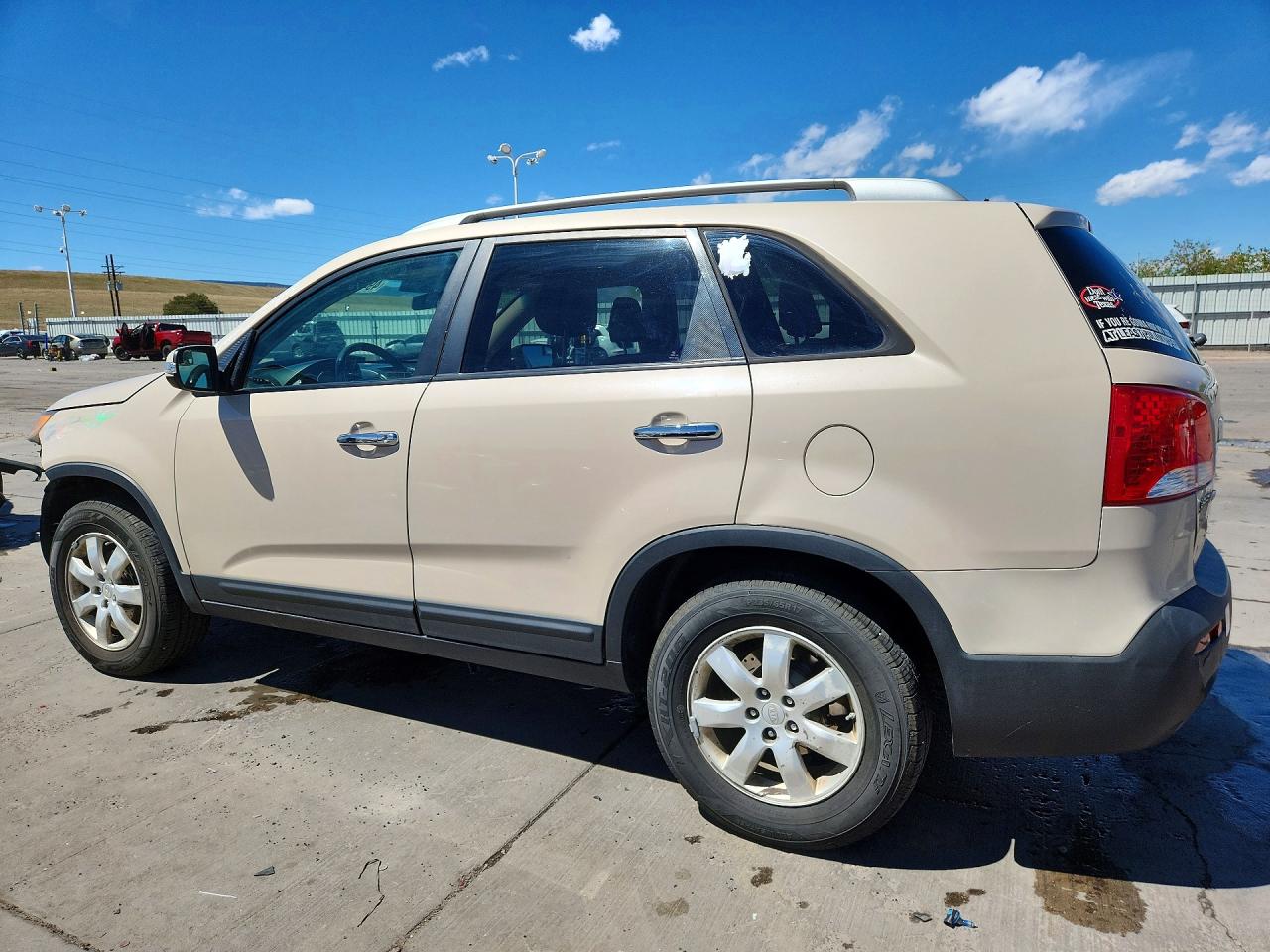 2011 KIA SORENTO LX photo 3