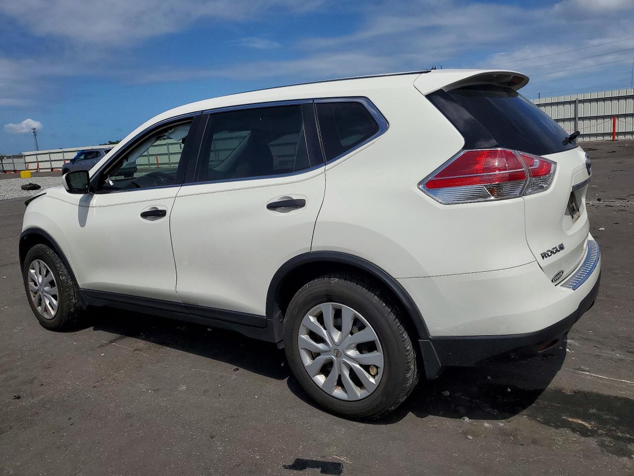2016 NISSAN ROGUE S photo 4