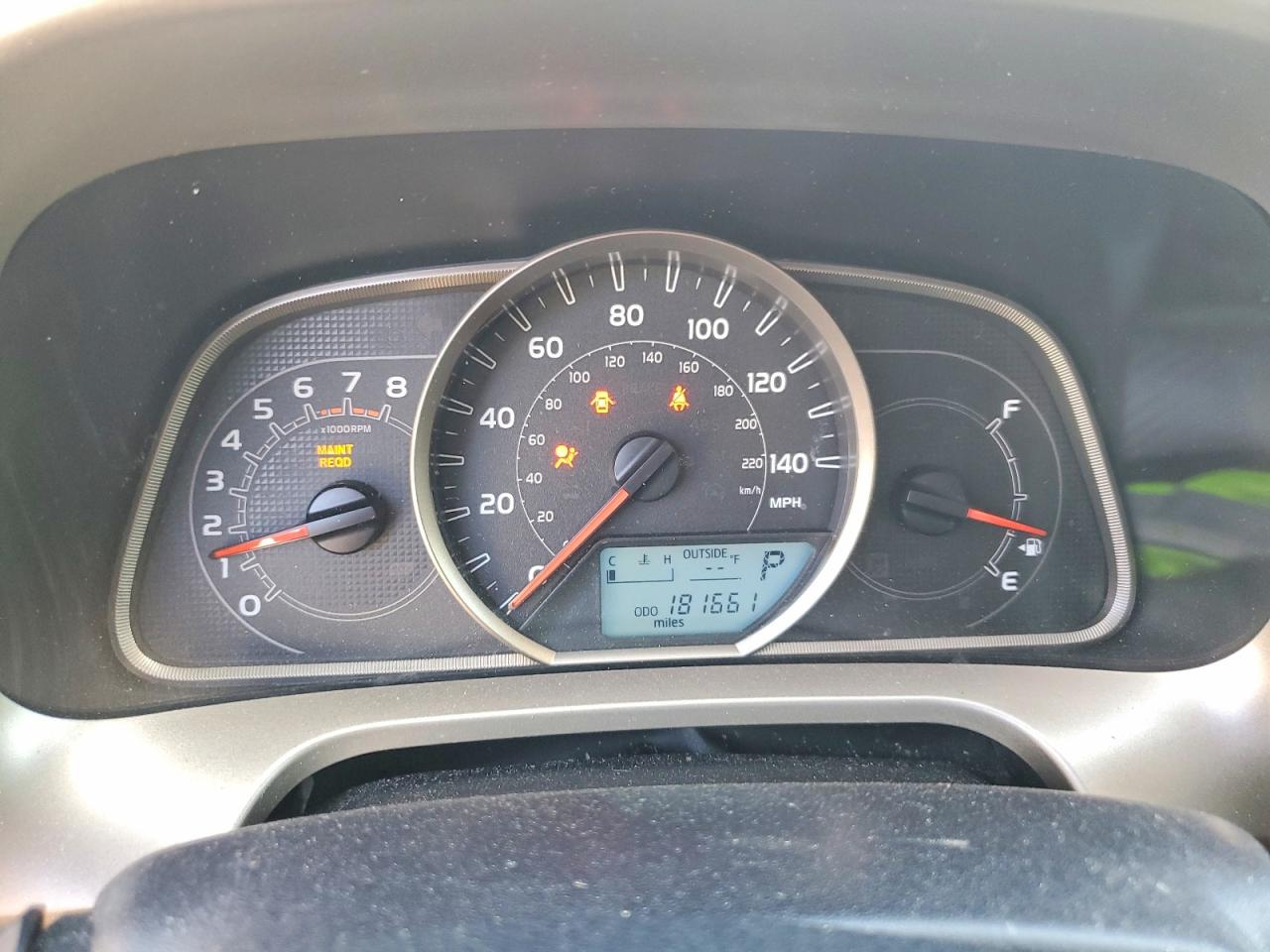 2013 TOYOTA RAV4 XLE photo 25