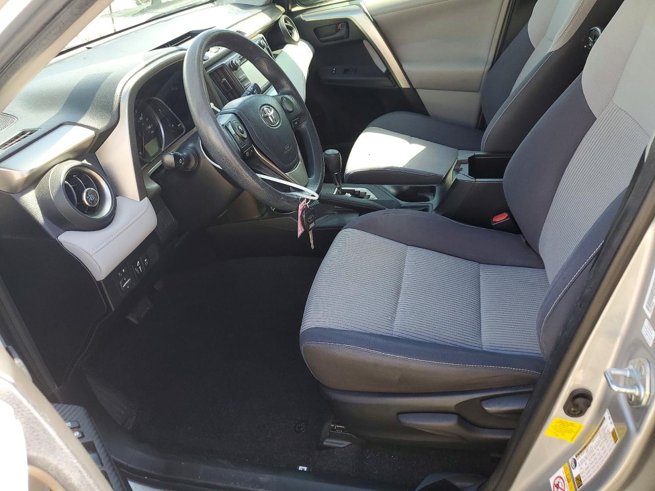 2013 TOYOTA RAV4 XLE photo 19