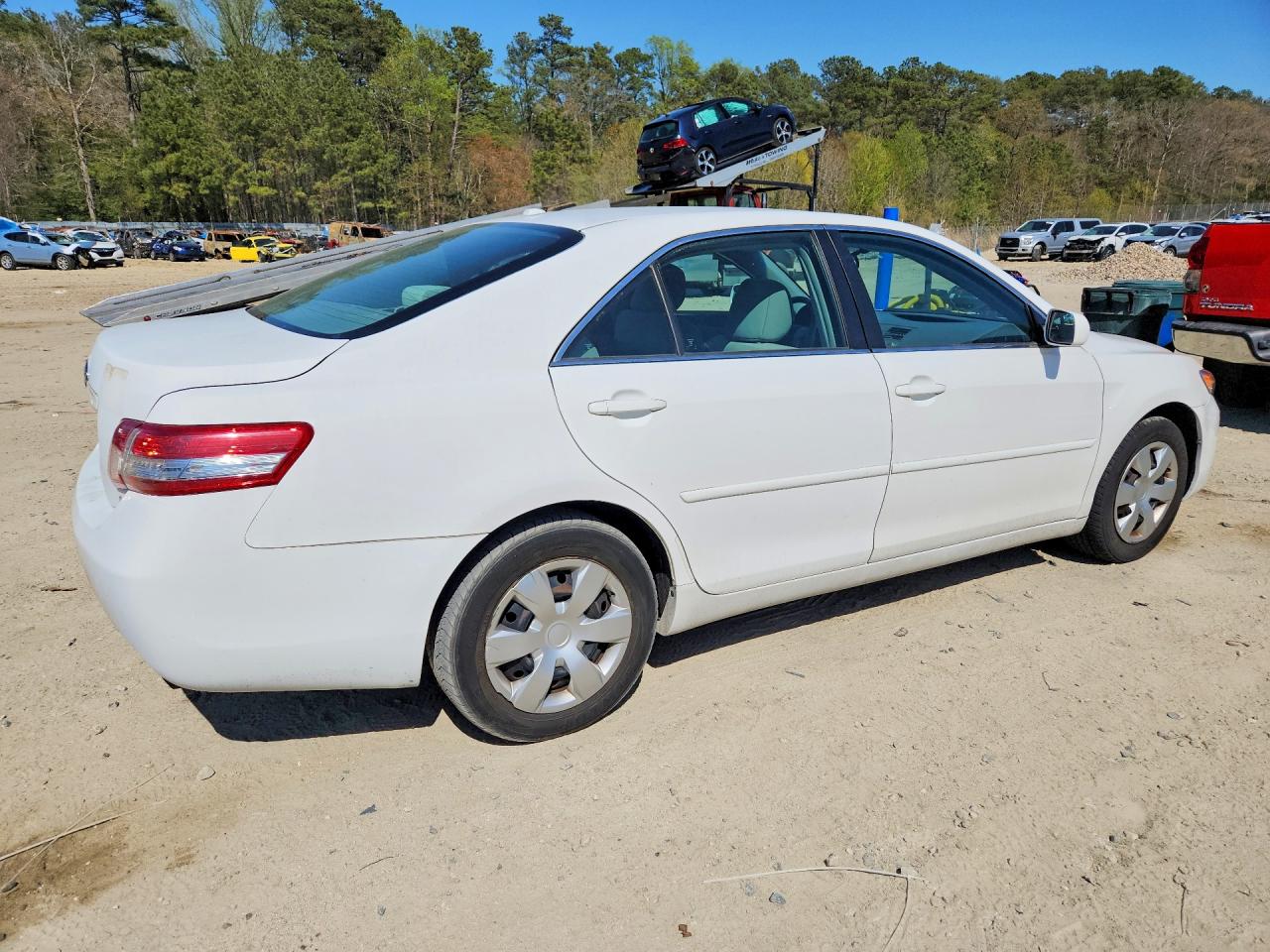 2011 TOYOTA CAMRY LE photo 7