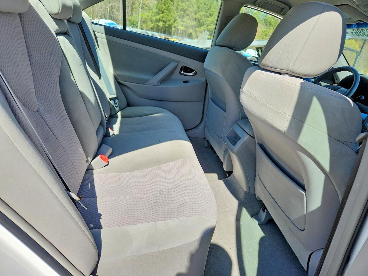 2011 TOYOTA CAMRY LE photo 28