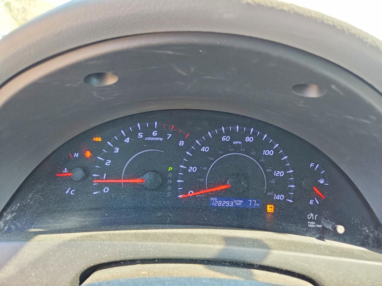 2011 TOYOTA CAMRY LE photo 25