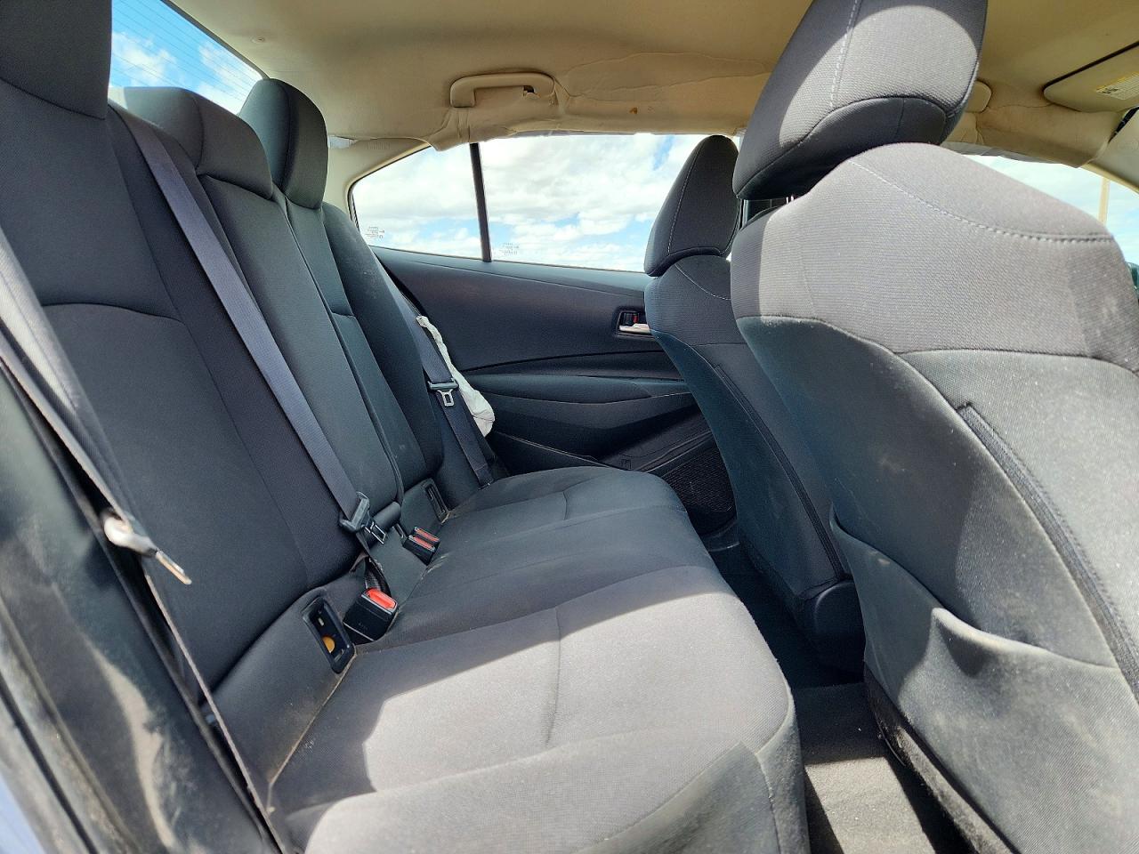 2021 TOYOTA COROLLA LE photo 19