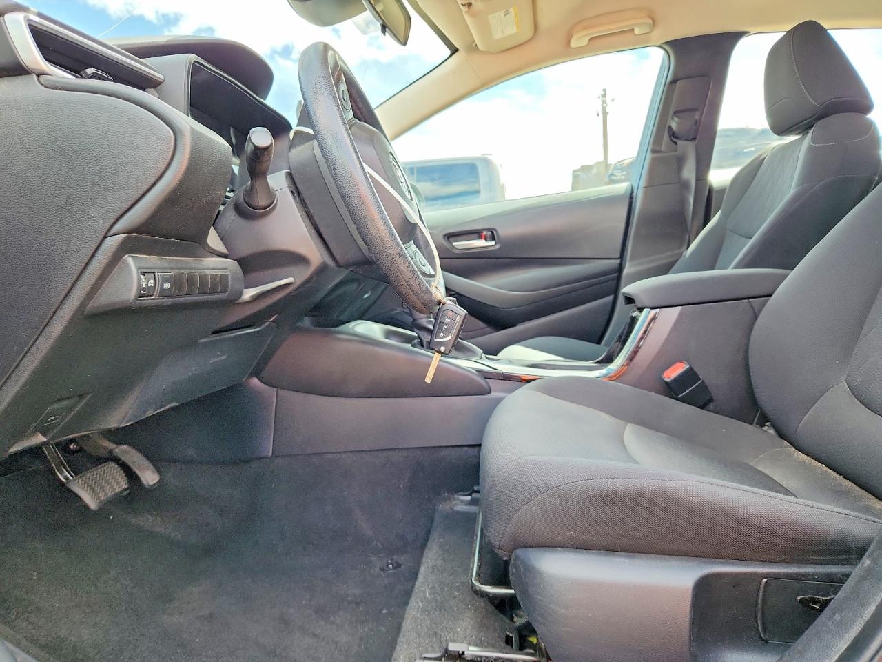 2021 TOYOTA COROLLA LE photo 13
