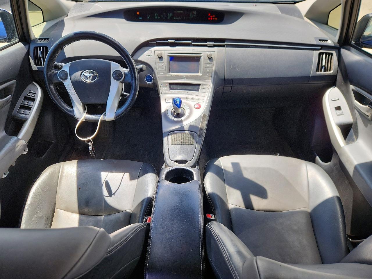 2014 TOYOTA PRIUS FIVE photo 22