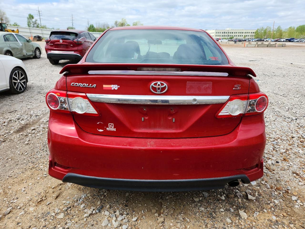 2013 TOYOTA COROLLA S photo 11
