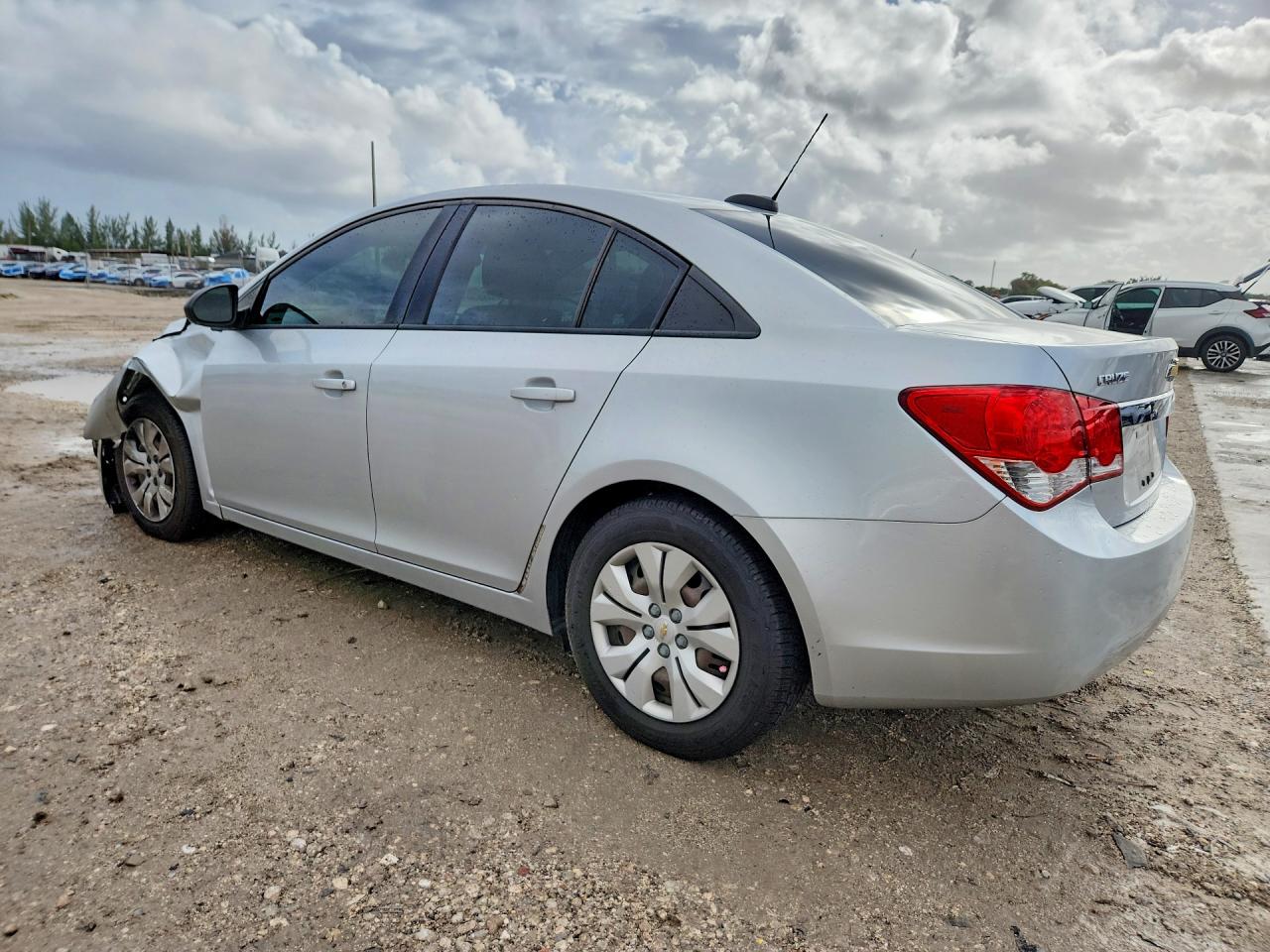 2015 CHEVROLET CRUZE LS photo 4