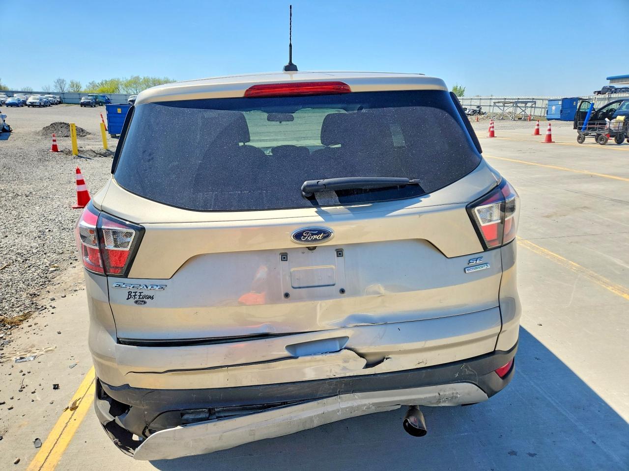 2017 FORD ESCAPE SE photo 11