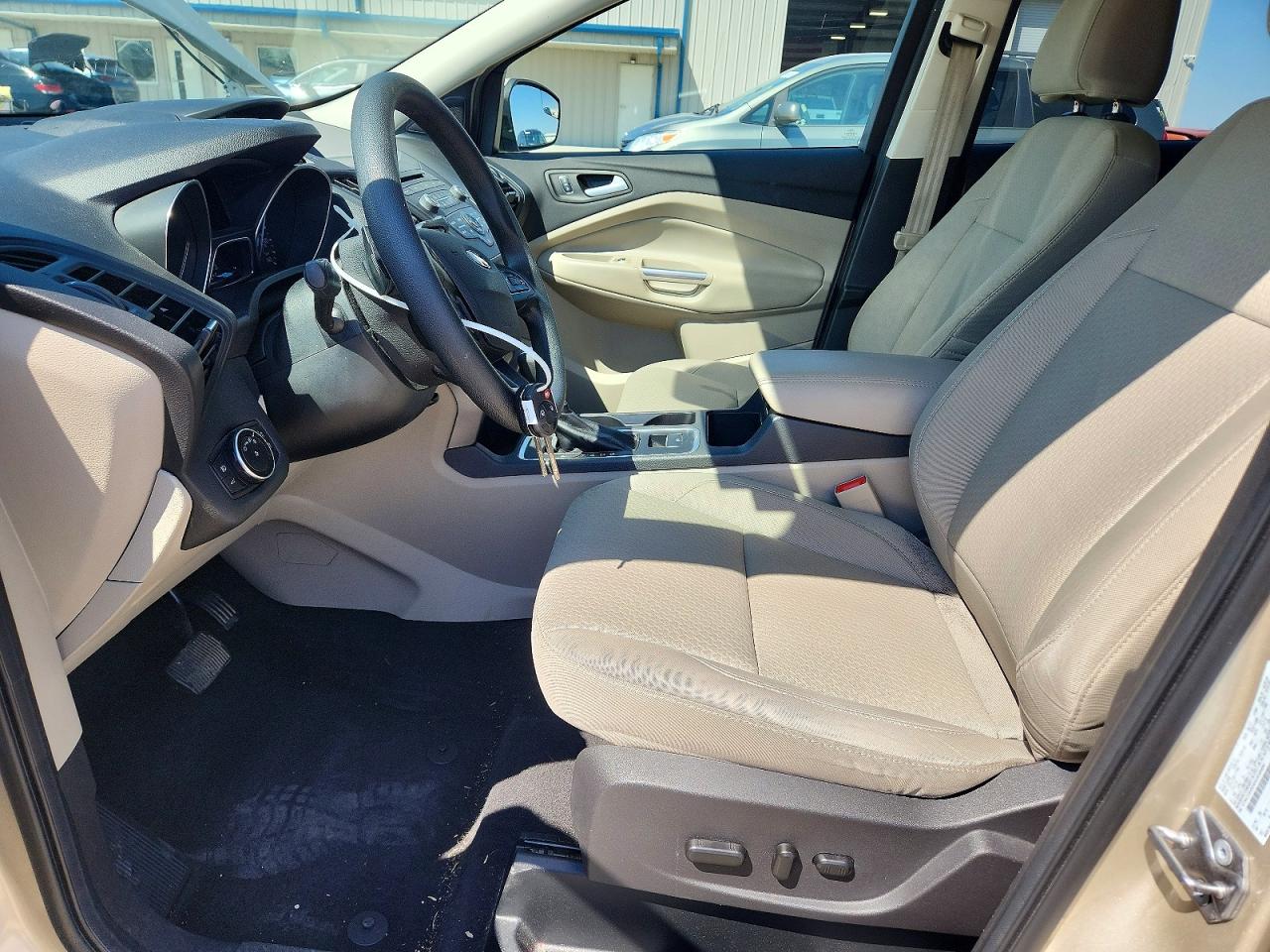 2017 FORD ESCAPE SE photo 13
