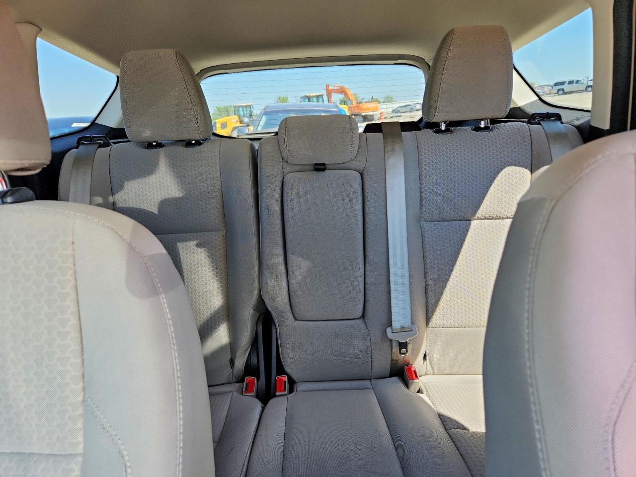 2017 FORD ESCAPE SE photo 19