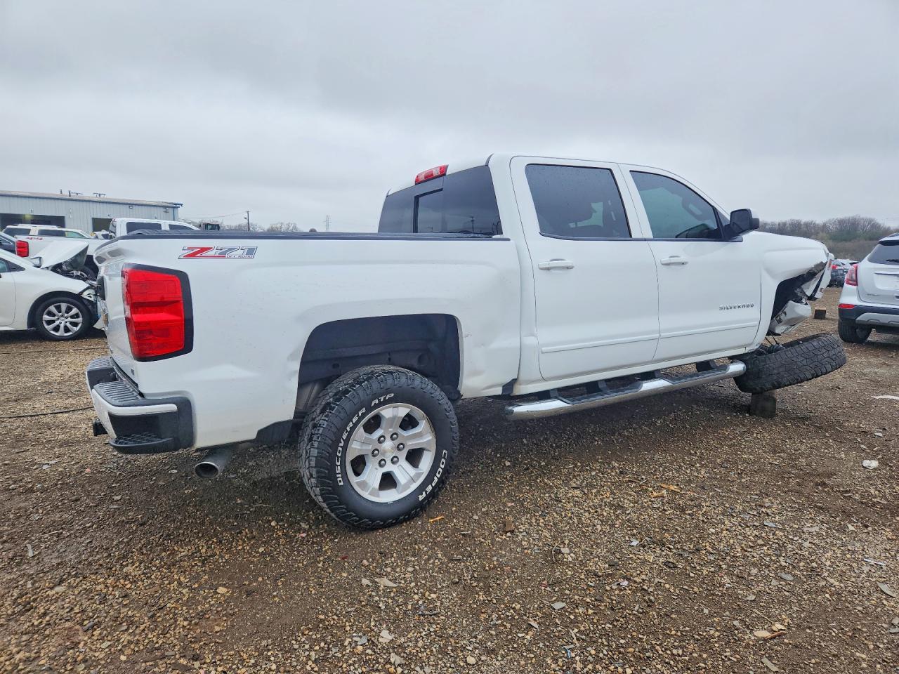 2017 CHEVROLET SILVERADO K1500 LT photo 3