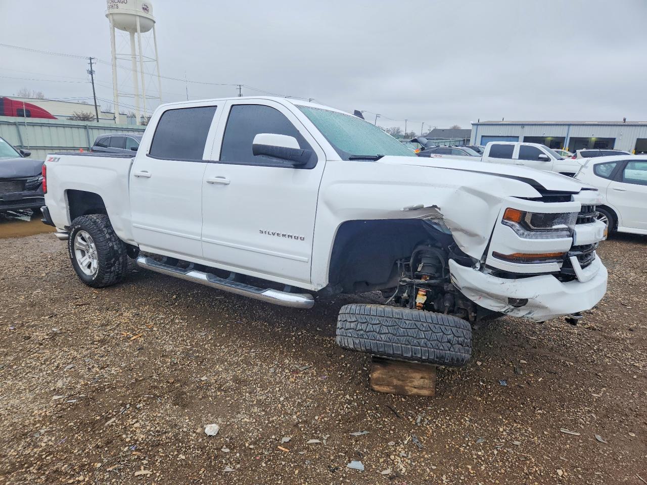 2017 CHEVROLET SILVERADO K1500 LT photo 4