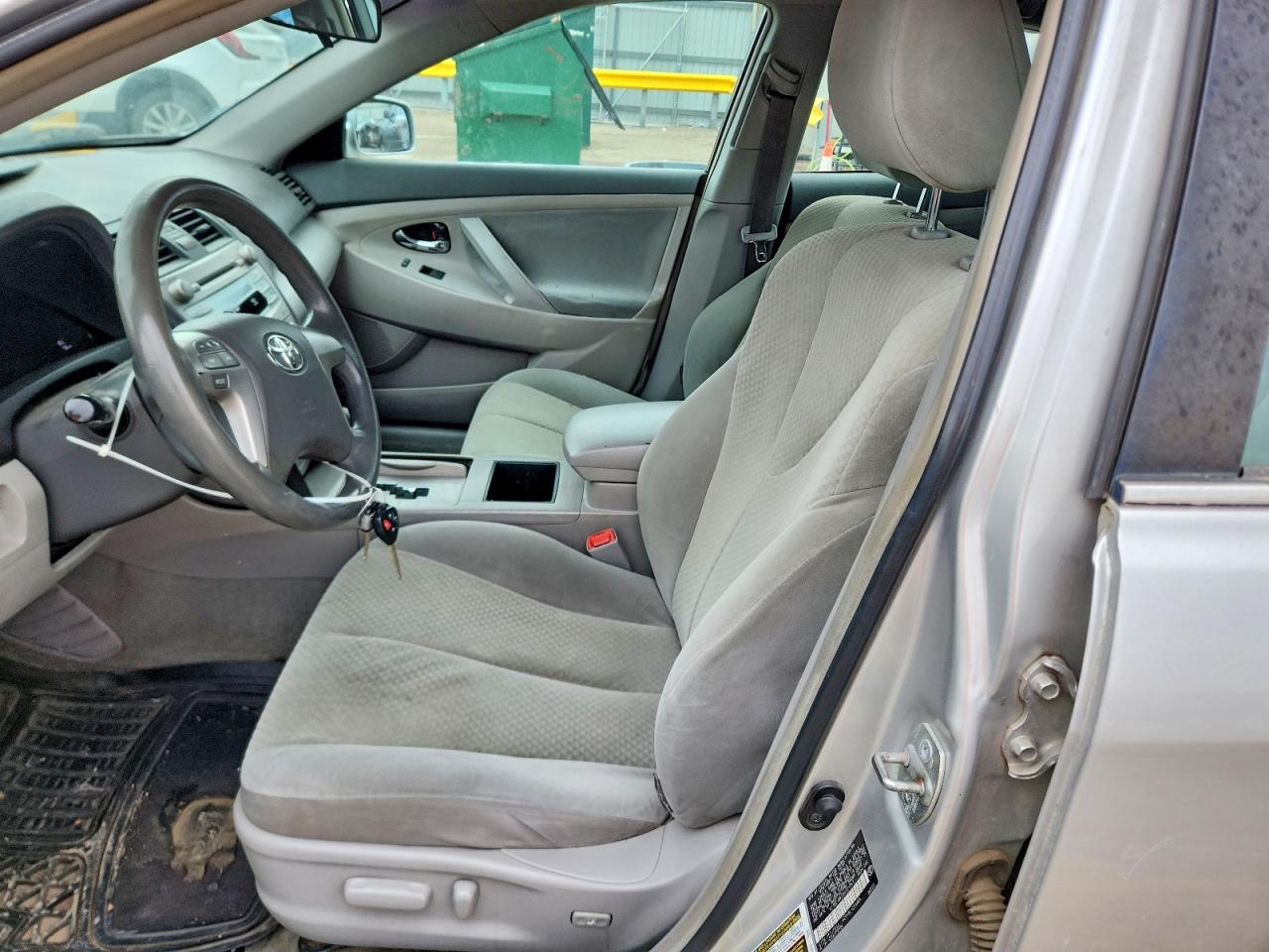 2008 TOYOTA CAMRY LE photo 13