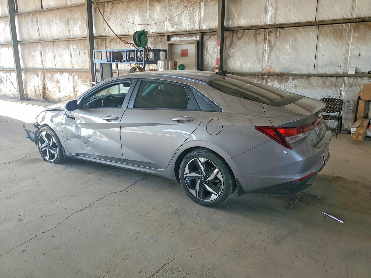 2023 HYUNDAI ELANTRA SEL photo 3