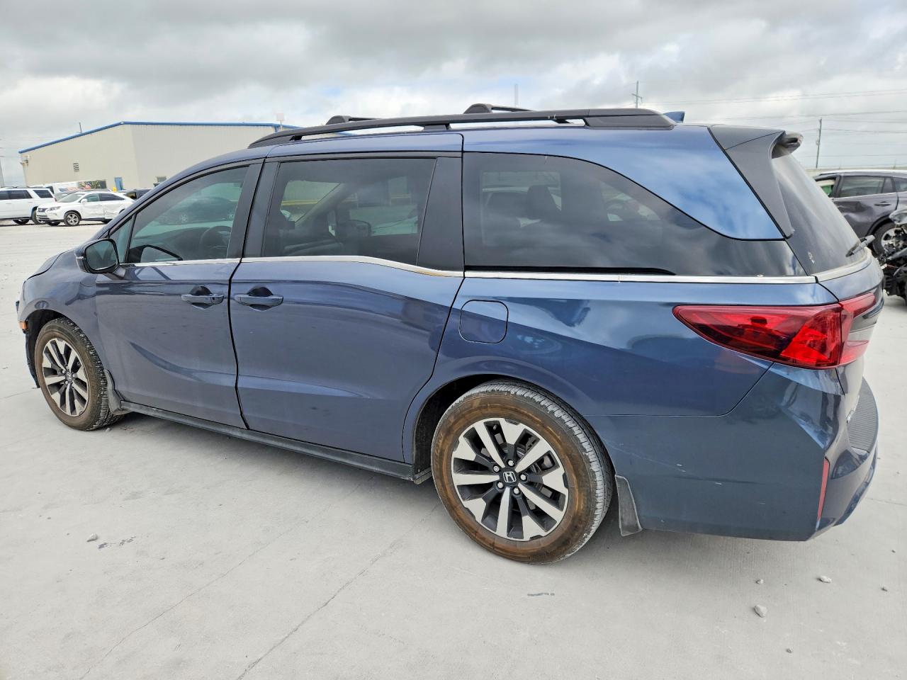 2025 HONDA ODYSSEY EXL photo 3