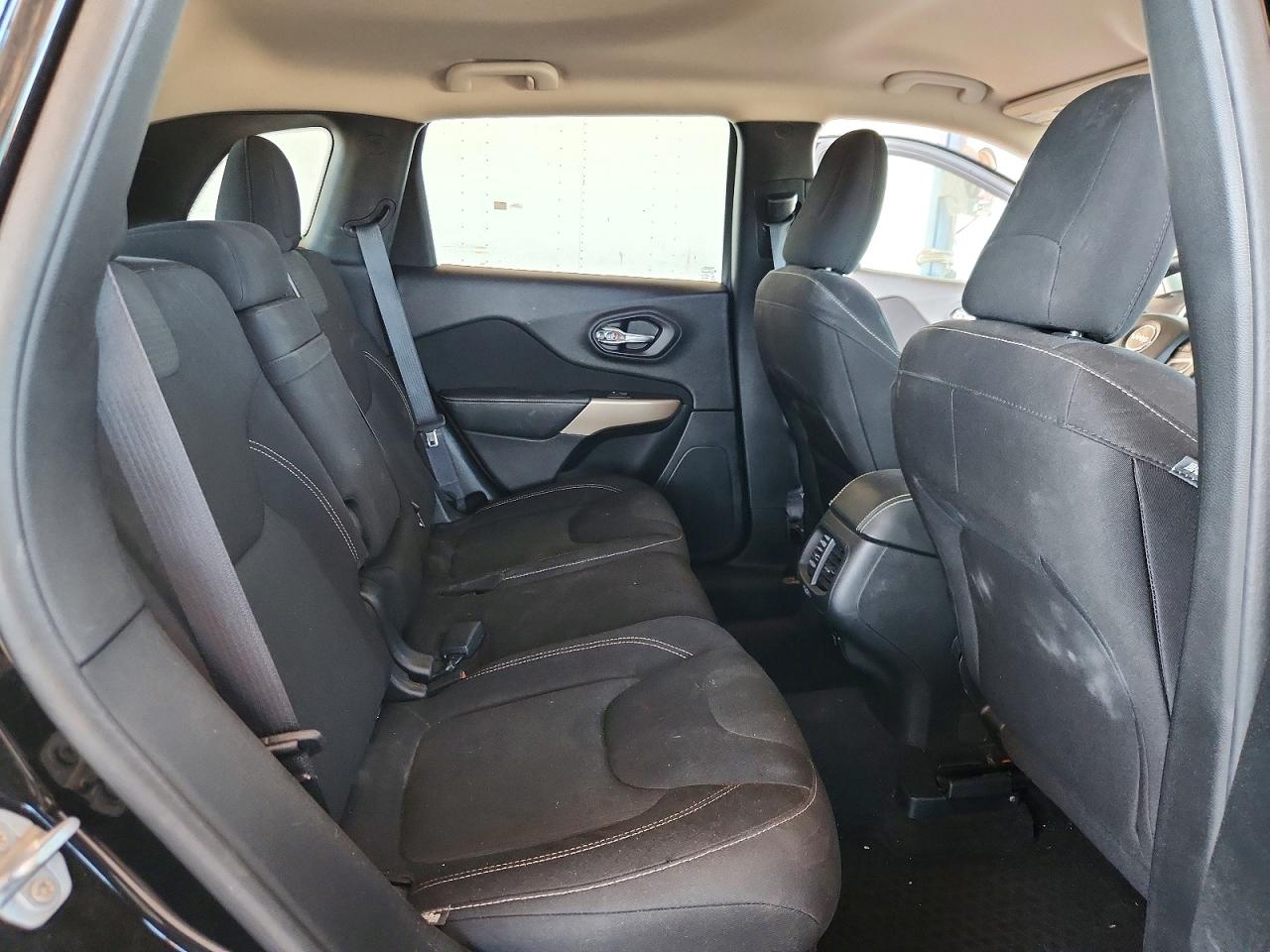 2017 JEEP CHEROKEE LATITUDE photo 21