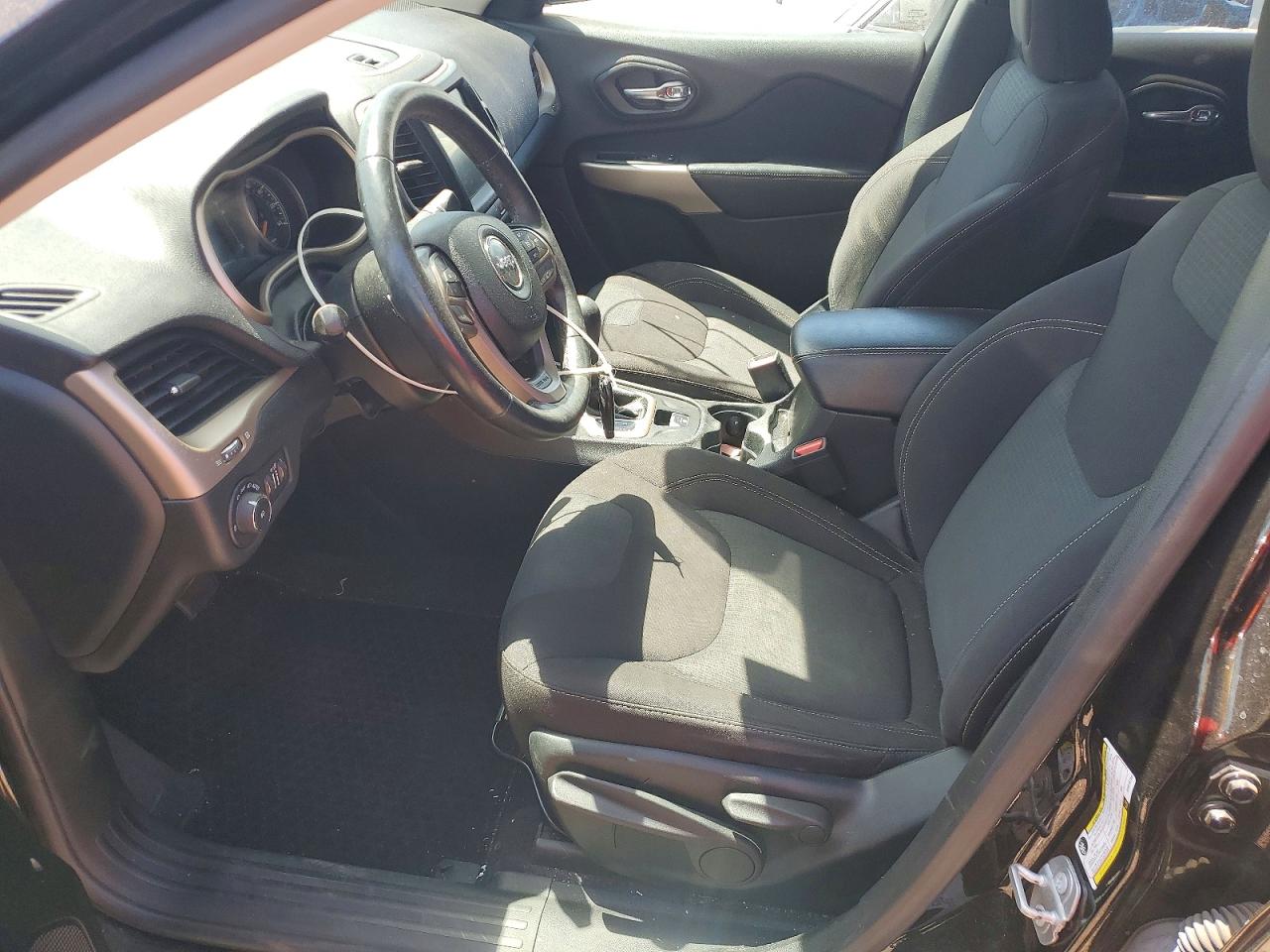 2017 JEEP CHEROKEE LATITUDE photo 13