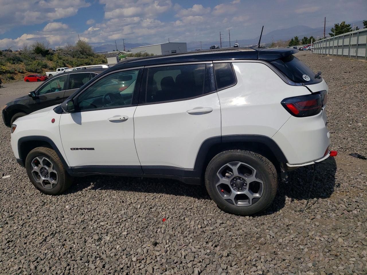 2022 JEEP COMPASS TRAILHAWK photo 4