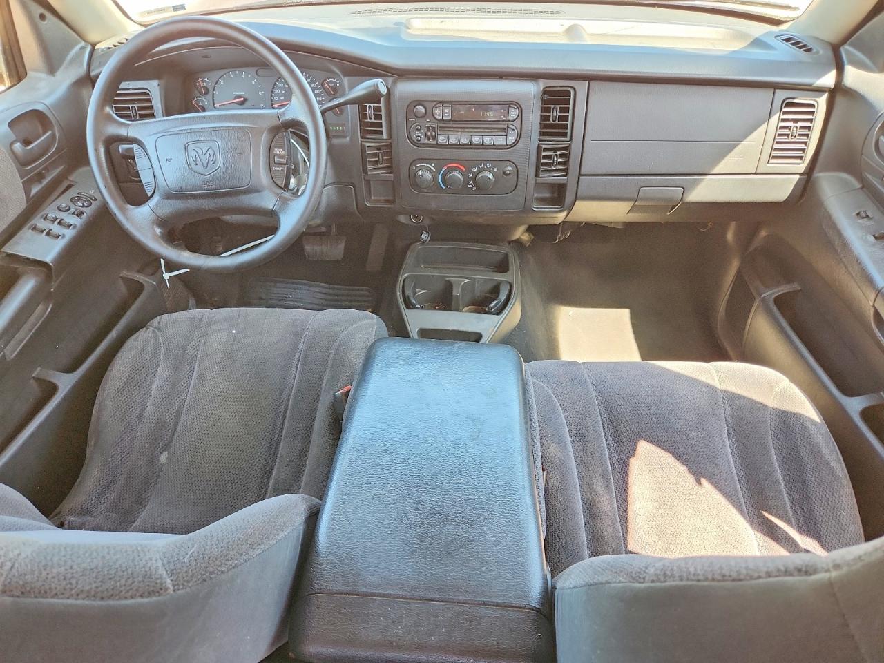 2002 DODGE DAKOTA QUAD SLT photo 22
