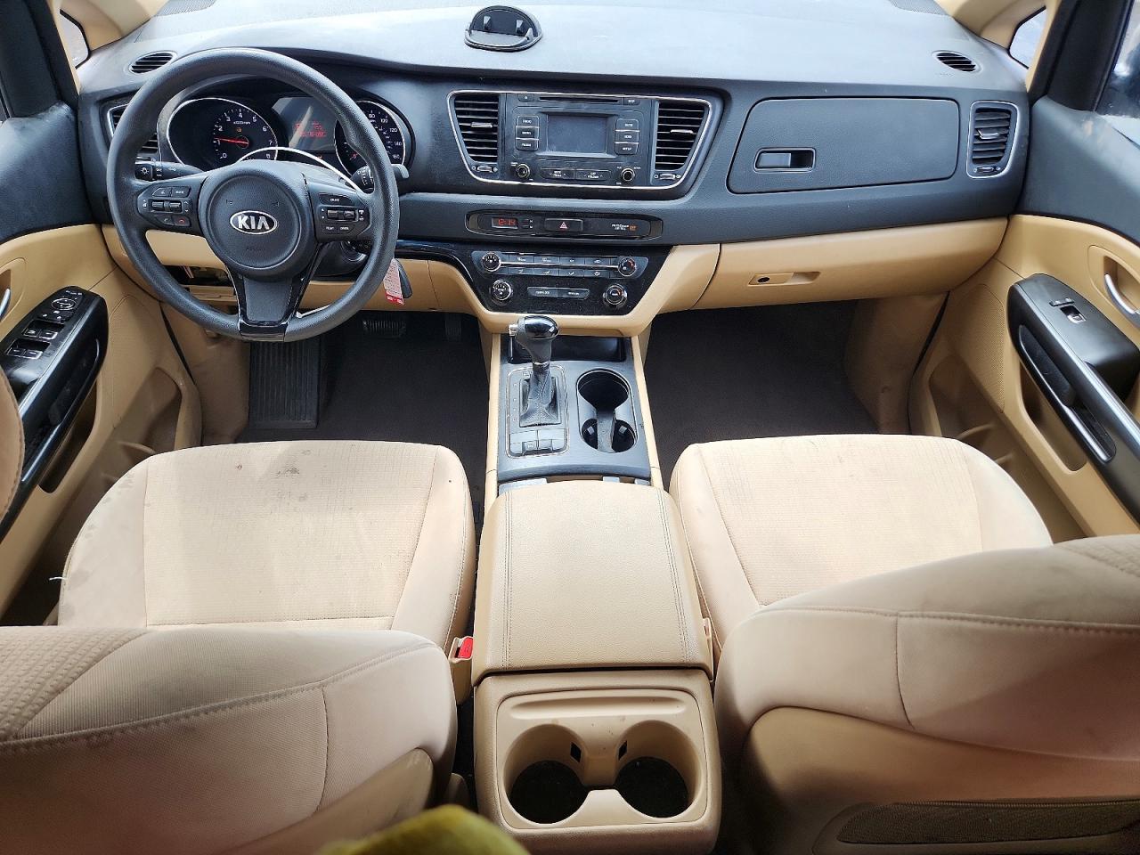 2017 KIA SEDONA LX photo 8